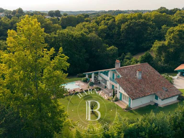 House Arcangues - 6 bedrooms - 380m²