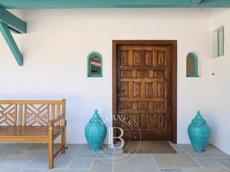House Arcangues - 6 bedrooms - 380m²