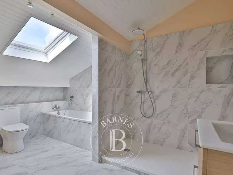 House Arcangues - 6 bedrooms - 380m²