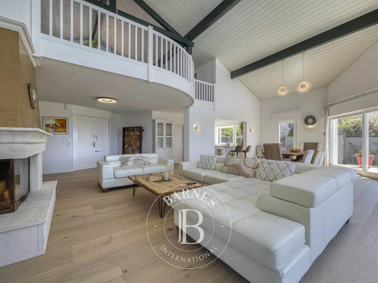 Maison Archamps - 4 chambres - 350m²