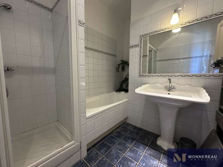 House Archiac - 8 bedrooms - 455m²