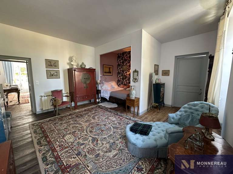 House Archiac - 8 bedrooms - 455m²