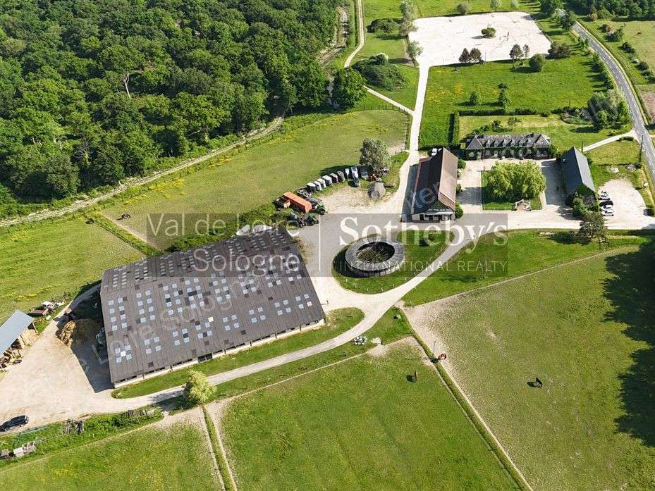 Equestrian property Ardon