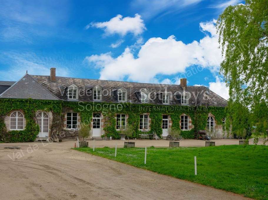 Equestrian property Ardon