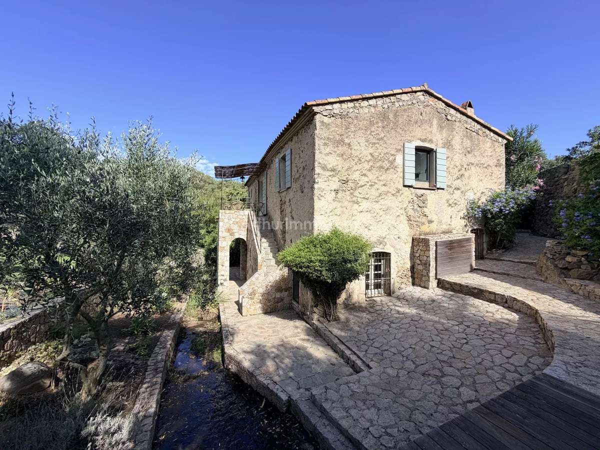 Maison Aregno