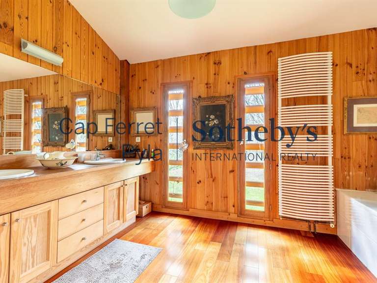 Maison Arès - 6 chambres - 300m²