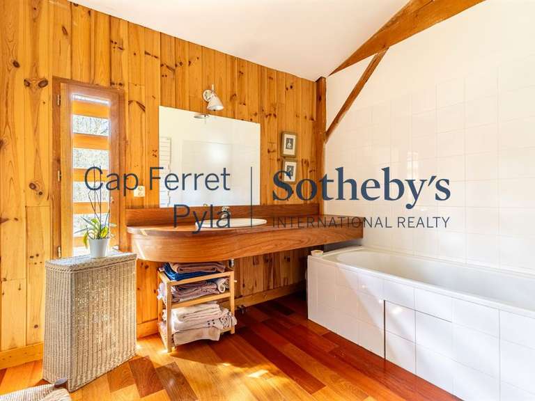 Maison Arès - 6 chambres - 300m²