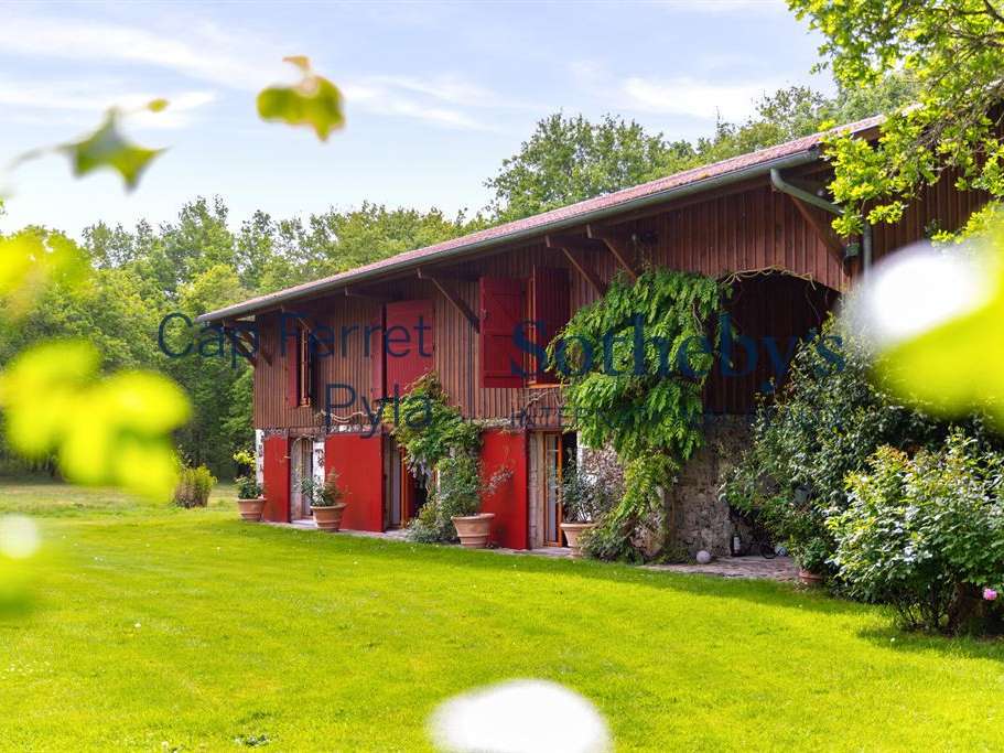 House Arès