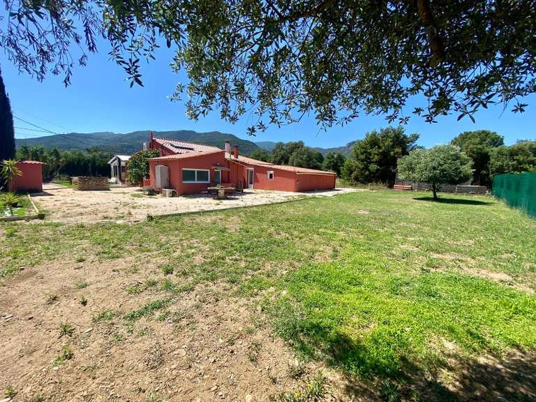 Maison Argelès-sur-Mer - 5 chambres - 177m²