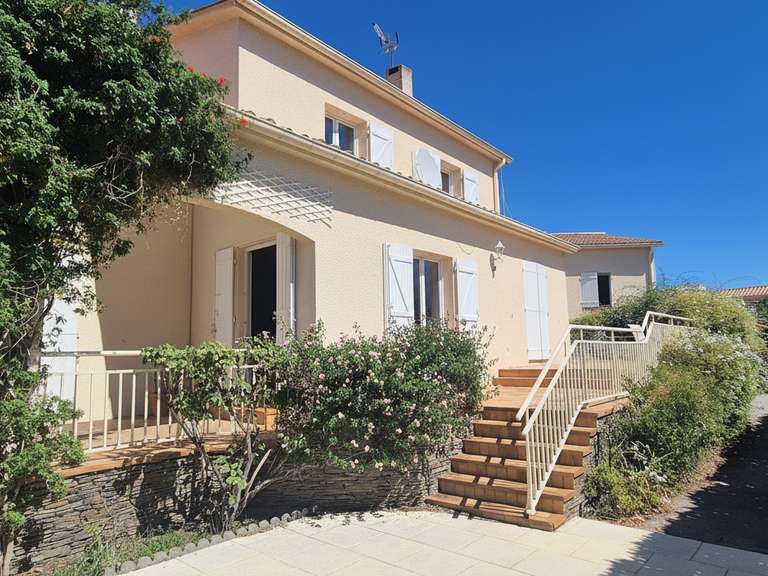 Maison Argelès-sur-Mer - 6 chambres - 350m²