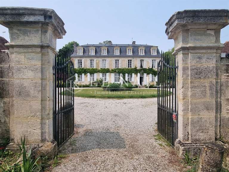 Château Argentan - 12 chambres - 600m²