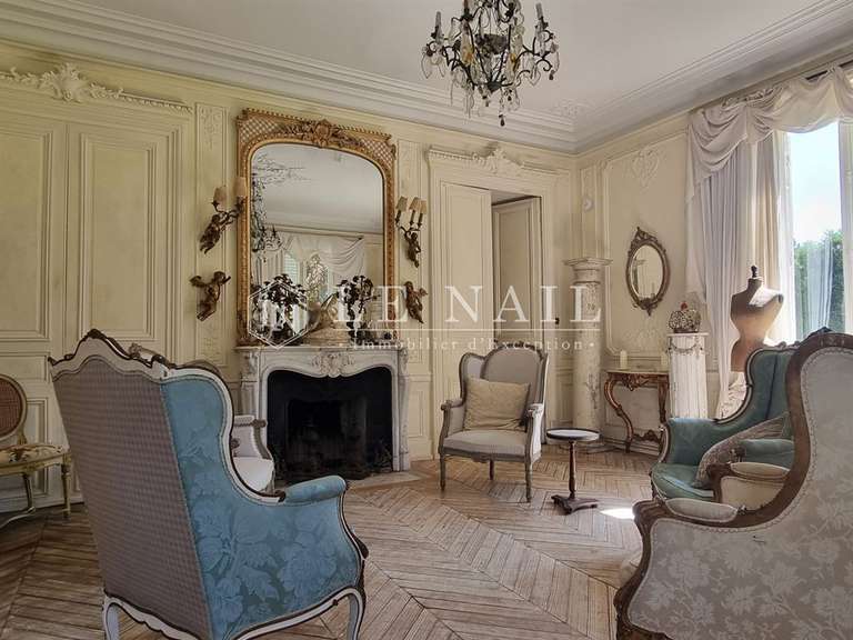 Château Argentan - 12 chambres - 600m²