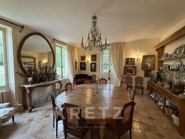 Château Argentan - 9 chambres - 600m²