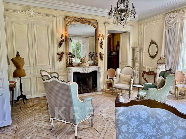 Château Argentan - 9 chambres - 560m²