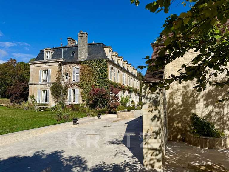 Château Argentan - 9 chambres - 600m²