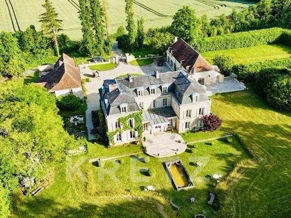 Château Argentan - 9 chambres - 600m²