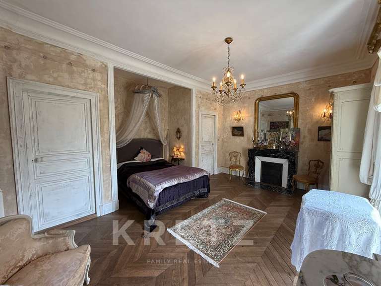 Château Argentan - 9 chambres - 600m²