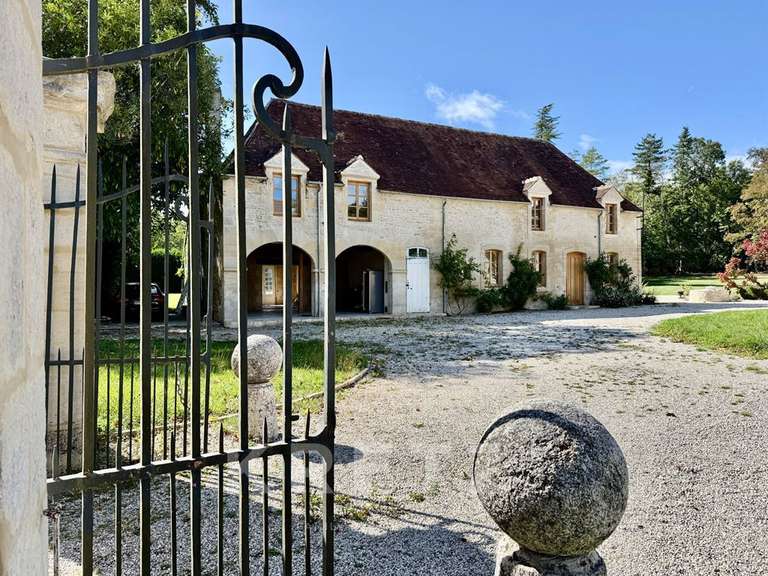 Château Argentan - 9 chambres - 560m²