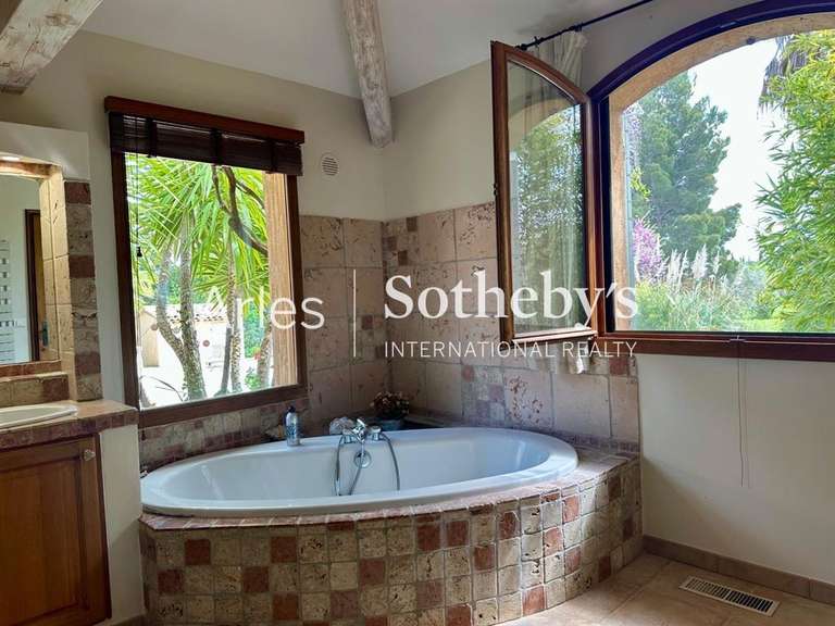 House Arles - 4 bedrooms - 196m²