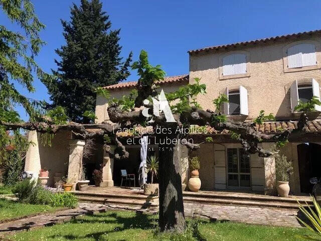 House Arles - 6 bedrooms - 320m²
