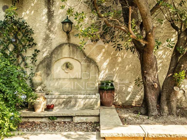 House Arles - 5 bedrooms - 207m²