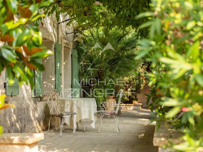 House Arles - 5 bedrooms - 207m²