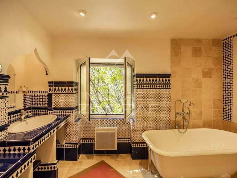 House Arles - 5 bedrooms - 207m²