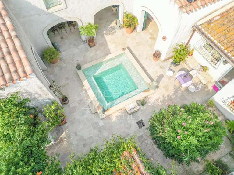 House Arles - 5 bedrooms - 207m²
