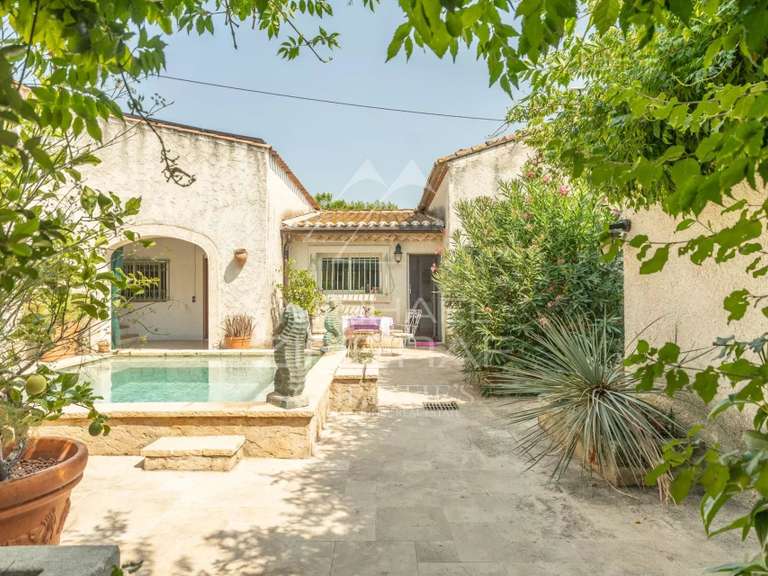 House Arles - 5 bedrooms - 207m²
