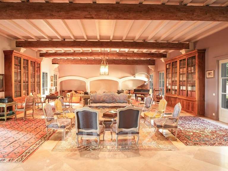 House Arles - 6 bedrooms - 870m²