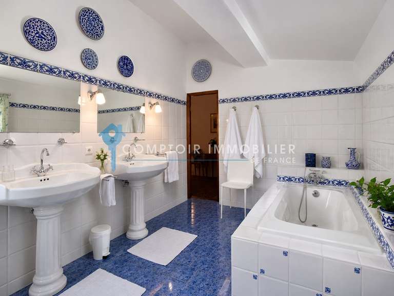 Maison Arles - 4 chambres - 207m²