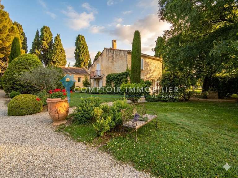 Maison Arles - 4 chambres - 207m²