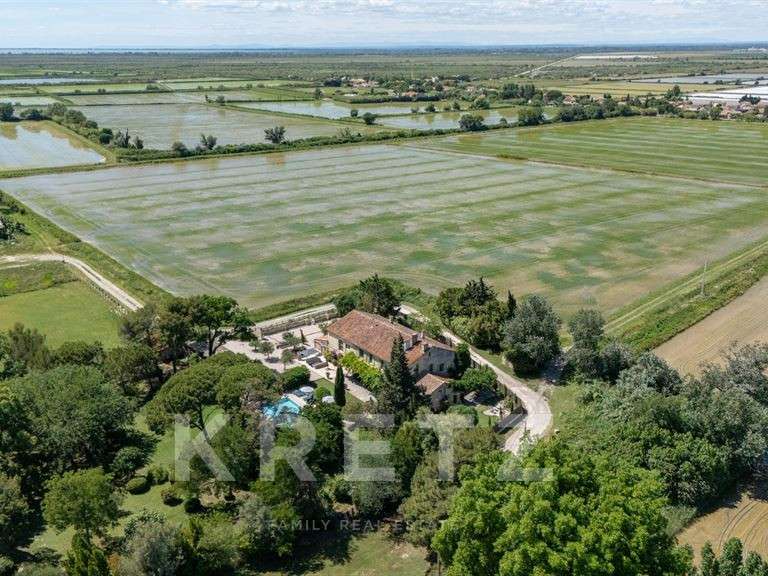 Maison Arles - 8 chambres - 420m²