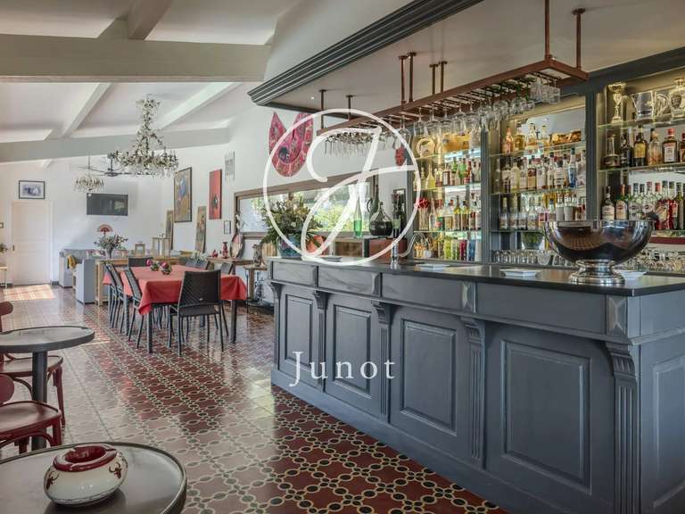 Maison Arles - 9 chambres - 740m²