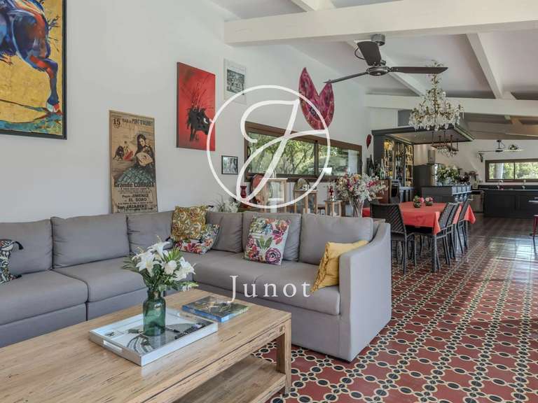 Maison Arles - 9 chambres - 740m²