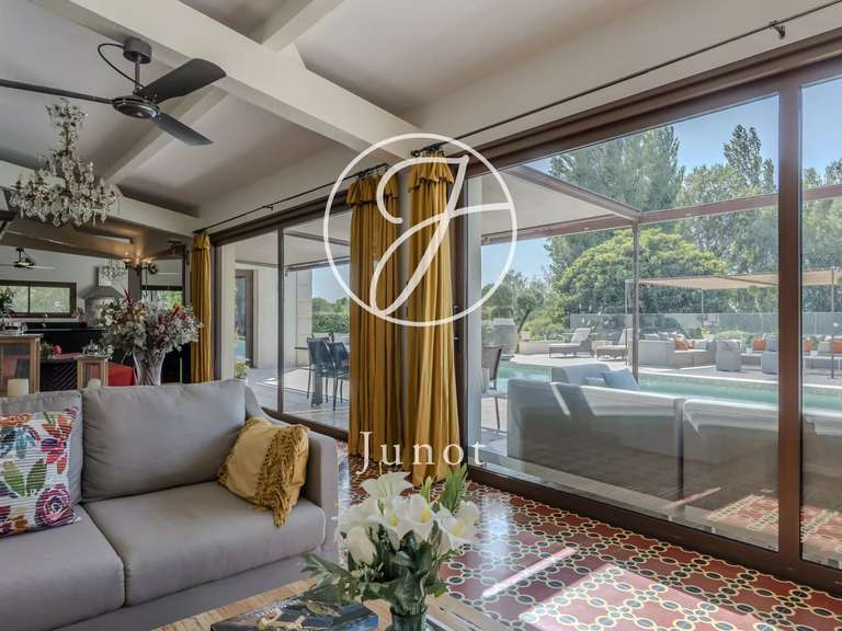 Maison Arles - 9 chambres - 740m²