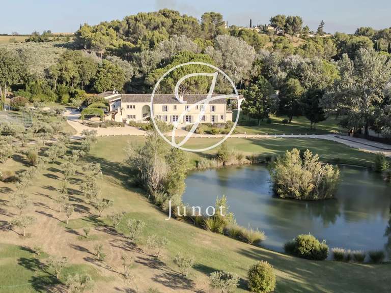 Maison Arles - 9 chambres - 740m²