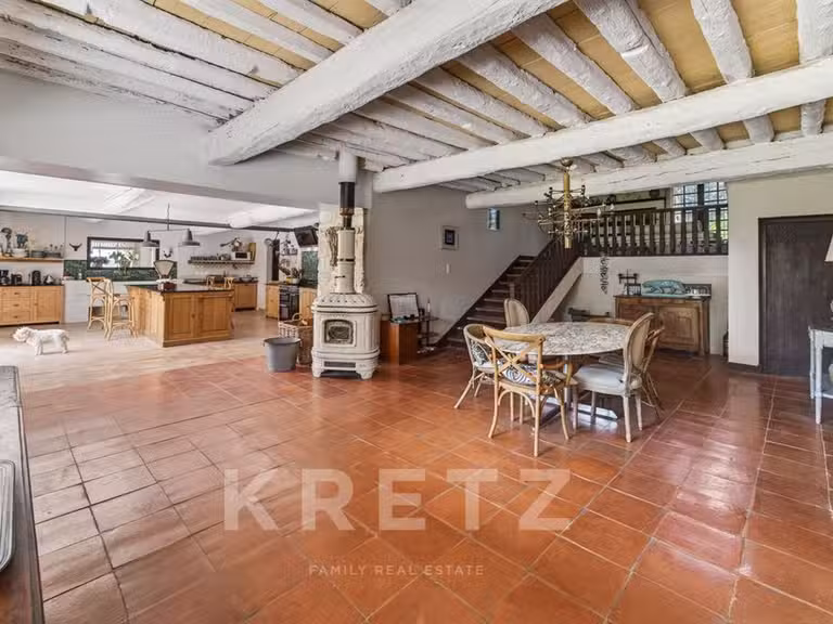 Maison Arles - 8 chambres - 420m²
