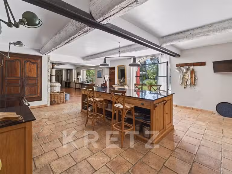 Maison Arles - 8 chambres - 420m²