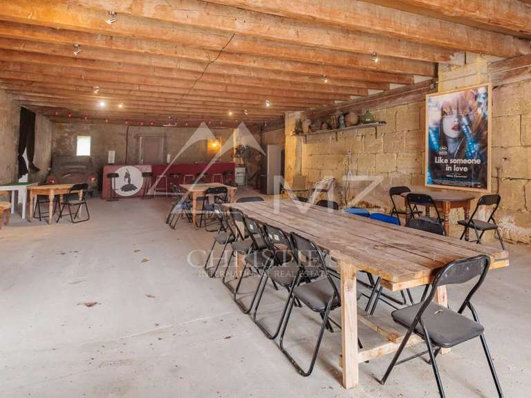 Property Arles - 1500m²