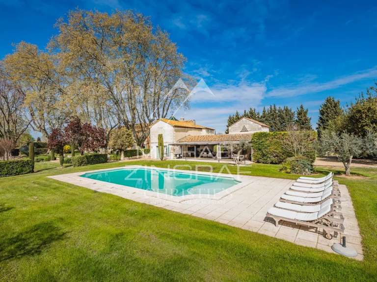 Propriété Arles - 13 chambres - 920m²