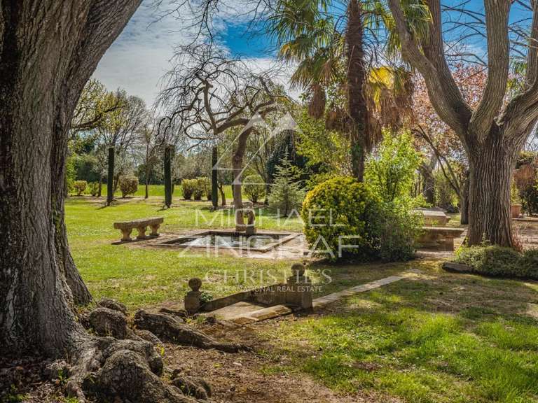 Propriété Arles - 13 chambres - 920m²