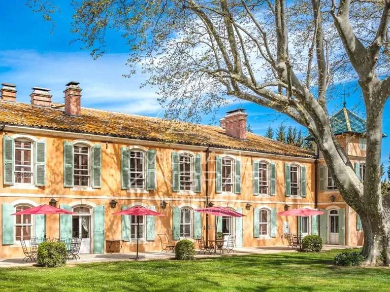 Propriété Arles - 13 chambres - 920m²