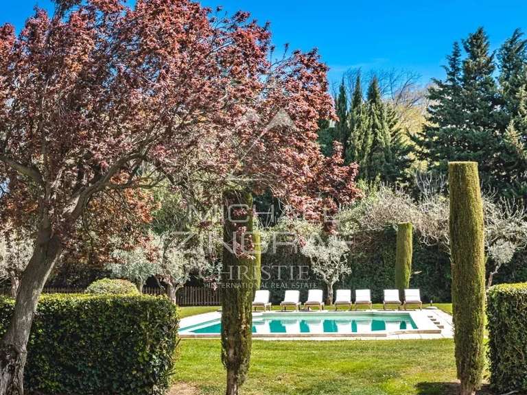 Propriété Arles - 13 chambres - 920m²
