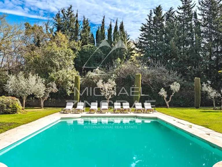 Propriété Arles - 13 chambres - 920m²