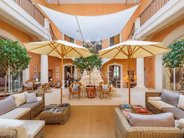 Propriété Arles - 13 chambres - 920m²