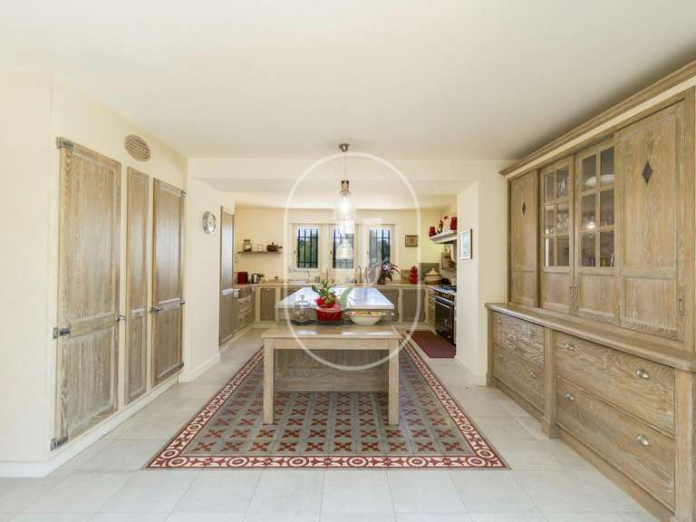 Propriété Arles - 10 chambres - 700m²