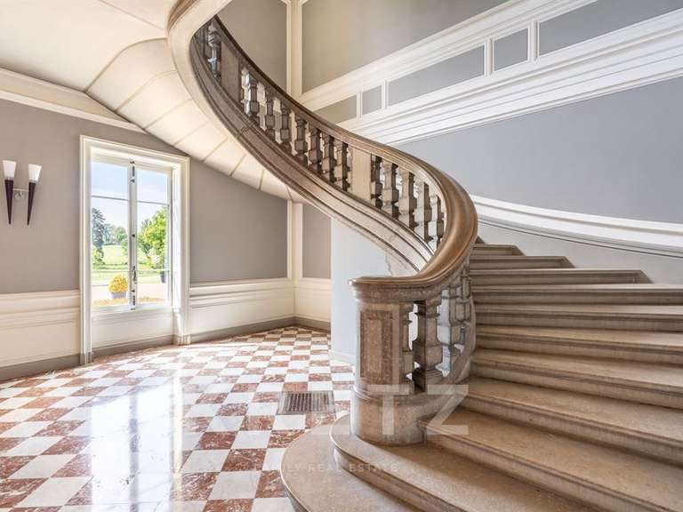 Appartement Arnas - 5 chambres - 172m²