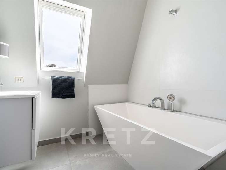 Appartement Arnas - 5 chambres - 172m²