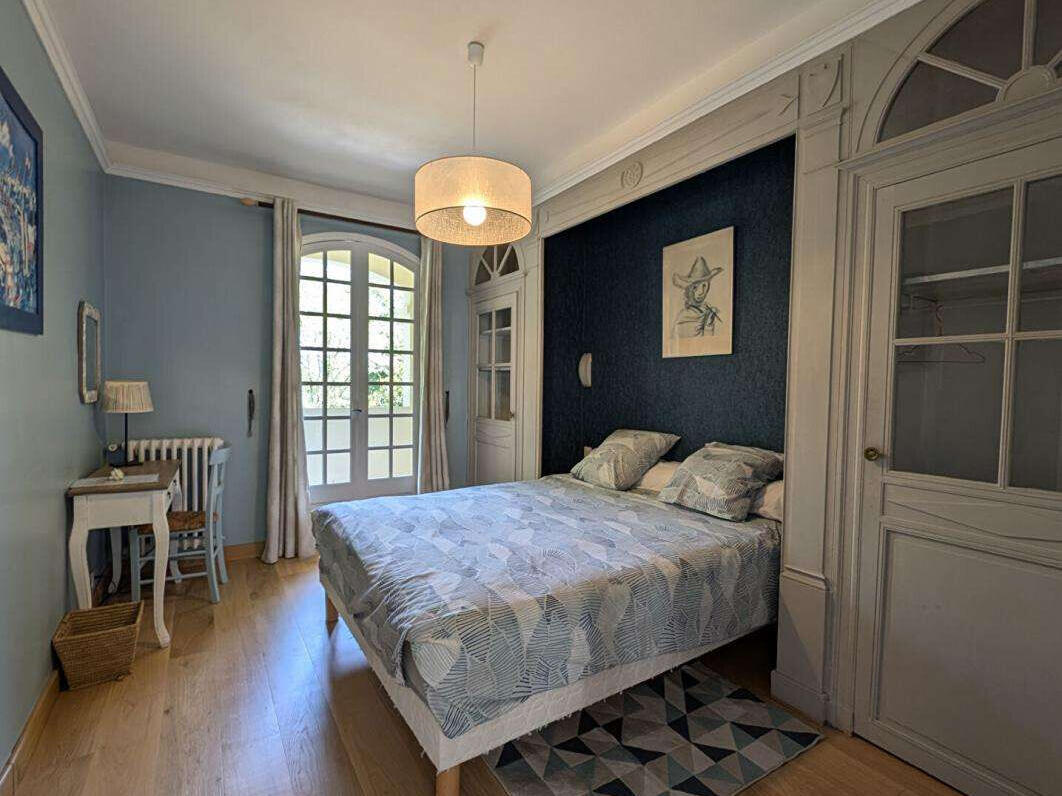 Property Arnaud-Guilhem